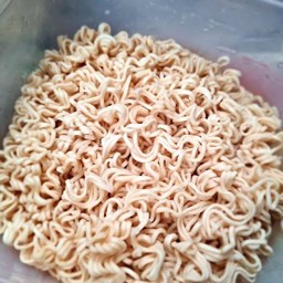 เส้นมาม่า (เพิ่มเส้น)