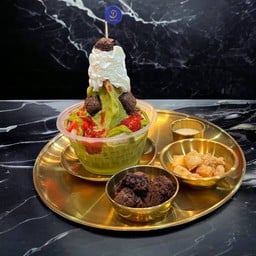 Santa Volcano (ชาเขียวสตรอว์ภูเขาไฟ)