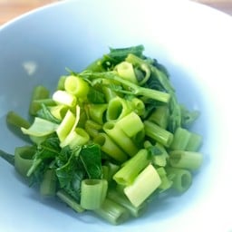 ผักบุ้งลวก