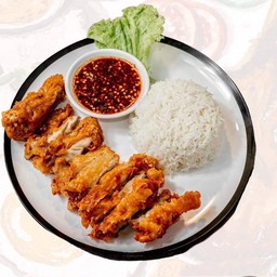 ข้าวไก่ทอดน้ำจิ้มแจ่ว