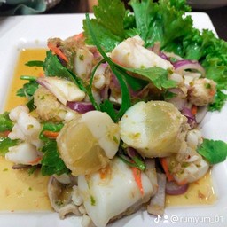 ยำไข่ปลาหมึกซีฟู้ด