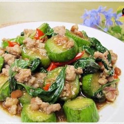 ผัดมะเขือยาวหมูสับ (กับ)
