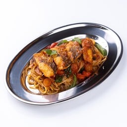 สปาเก็ตตี้ซอสมะเขือเทศรสเผ็ด - ปลา