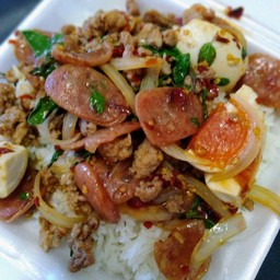 ข้าวกะเพราหมูสับ+กุนเชียง