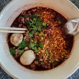 ก๋วยเตี๋ยวเตาถ่าน อาหารตามสั่ง