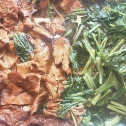 ขาหมูเจ