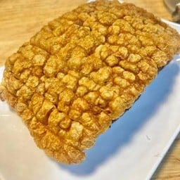 หมูกรอบหัวมุม -
