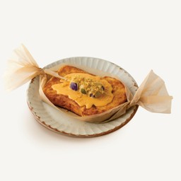 Salty egg yolk dango custard Bread