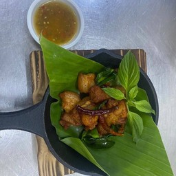 Streaky pork fried with fish sauce