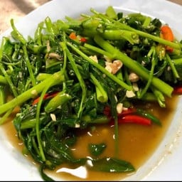 ผัดผักบุ้งไฟแดง