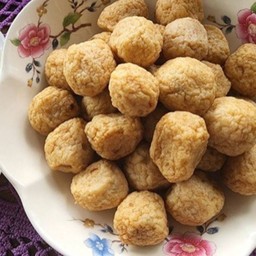 ลูกชิ้นปลา พร้อมทาน แบบลวก