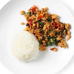 กระเพราหมูสับราดข้าว