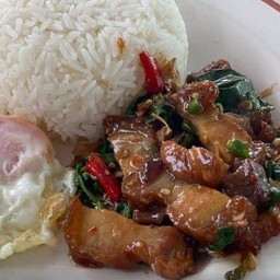 ข้าวผัดกระเพรา