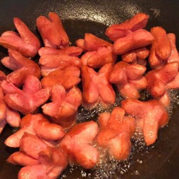 ไส้กรอกแดงทอด ( จัมโบ้ )