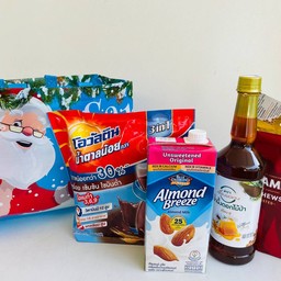 ชุดของขวัญเพื่อสุขภาพ ลด 30% ให้คนที่คุณรัก พร้อมถุงคริสมาสต์ น่ารักๆ (โอวัลตินหวานน้อย, น้ำผึ้ง, นมอัลมอนด์รสจืด,มะม่วงหิมพานต์