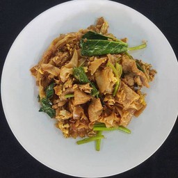 อาหารเจ (ผัดซีอิ๊วเจ เส้นใหญ่)