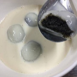 บัวลอยงาดำ น้ำเต้าหู้