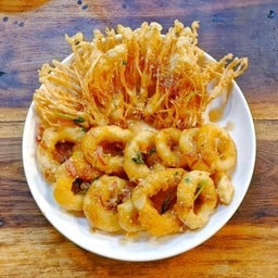 คารามาริ ปลาหมึกทอด