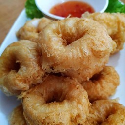 ปลาหมึกชุปแป้งทอด