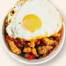 กระเพราไก่กรอบไข่ดาว