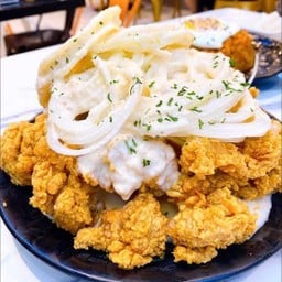 ไก่กรอบราดซอสหัวหอม