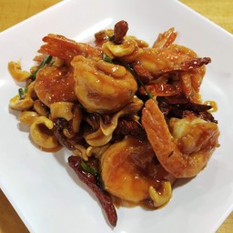 กุ้งทอดผัดเม็ดมะม่วง