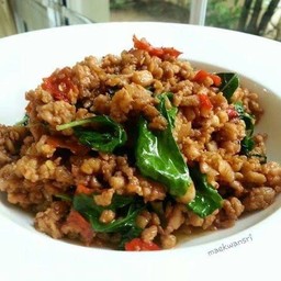 ข้าว กระเพราไก่สับ