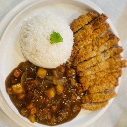 ข้าวแกงกะหรี่เนื้อทงคัตสึ