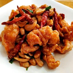 ไก่ทอดผัดเม็ดมะม่วง