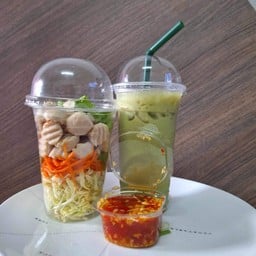 ยำเขย่า ลูกชิ้นหมู+หมูสับ คู่กับน้ำ