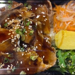 ข้าวญี่ปุ่นหน้าหมูสไลด์ ซอสเทอริยากิ