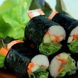 สลัดโรลห่อสาหร่าย