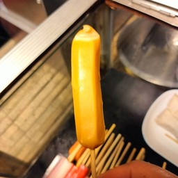 ไส้กรอกหนังกรอบ