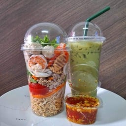 ยำเขย่า รวมมิตรคู่กับน้ำ