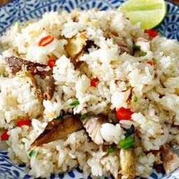 ข้าวผัดปลาทูพริกสด
