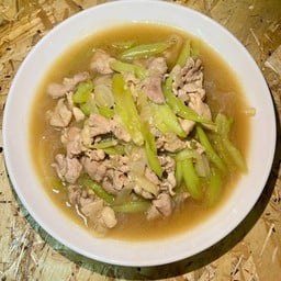 ไก่ผัดพริกหยวก