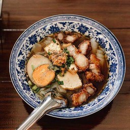 (ก๋วยจั๊บ)