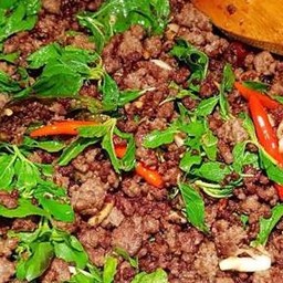 ผัดกระเพาเนื้อ (กับข้าว)