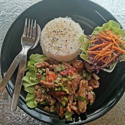 ข้าวยำเนื้อ