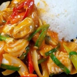 ข้าวราดผัดไข่เค็ม