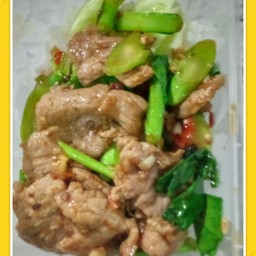 คะน้าหมูหมัก