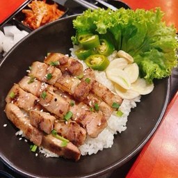 ข้าวหน้าหมูสามชั้นย่าง ซอสซัมยัง (เด็ด)