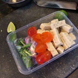 ยำหมูยอไข่เเดงเค็ม