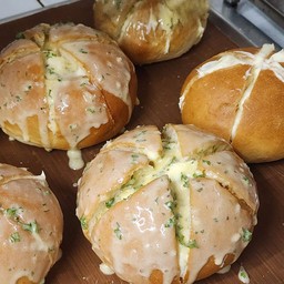 Cream cheese garlic butter bread