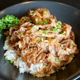 ข้าวหน้าเนื้อชาบู (ขายดี)