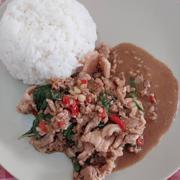 กะเพราไก่ราดข้าว