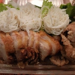 ร้านยำขนมจีน&สลัดโรลติงติง