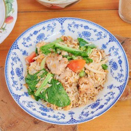 ข้าวผัดหมูหมัก บ้านจู