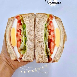 แซนวิชทูน่า แฮม ชีส ไข่ดาว