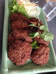 ลาบหมูทอด